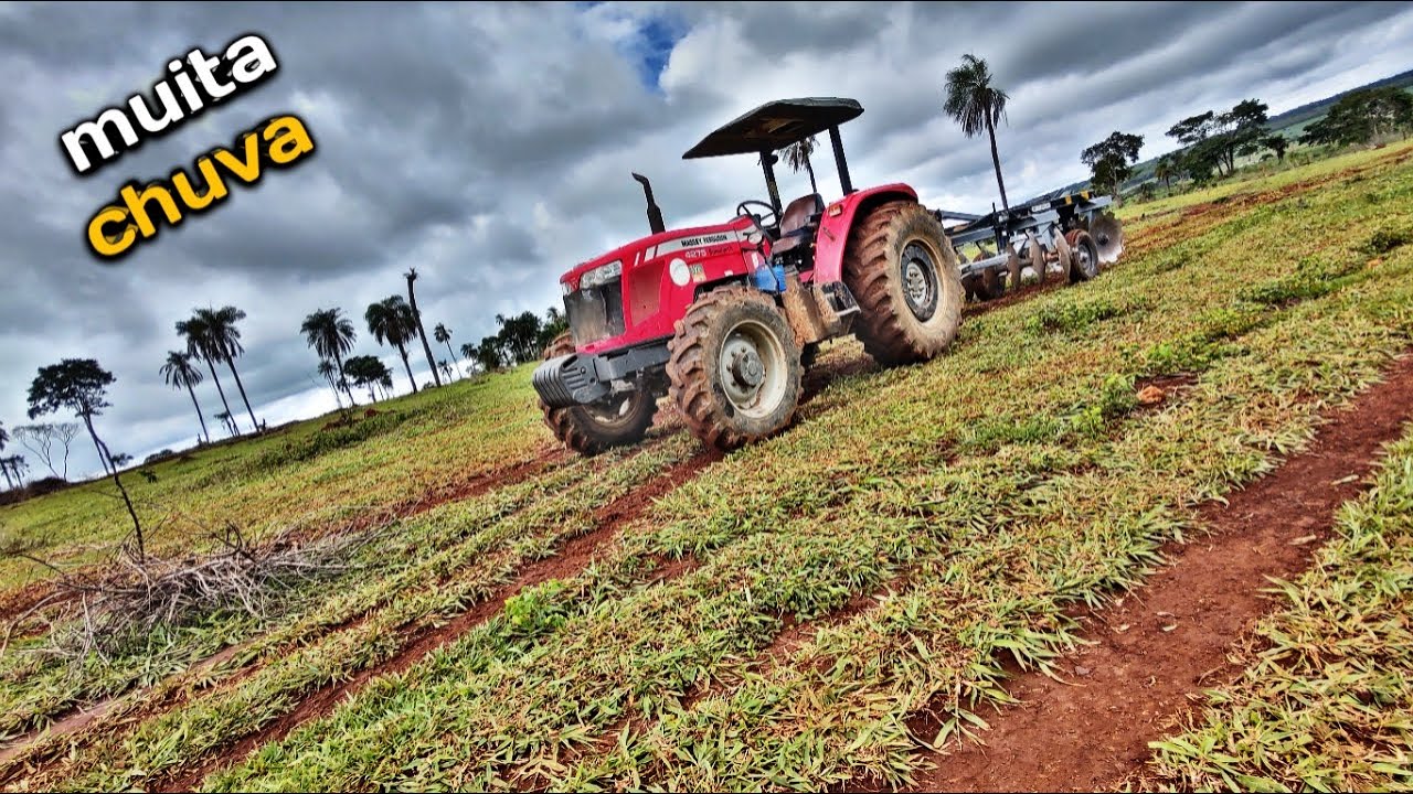 MF 4275 NA GRADE INTERMEDIÁRIA 14X28 FAZENDO ABERTURA DE ÁREA