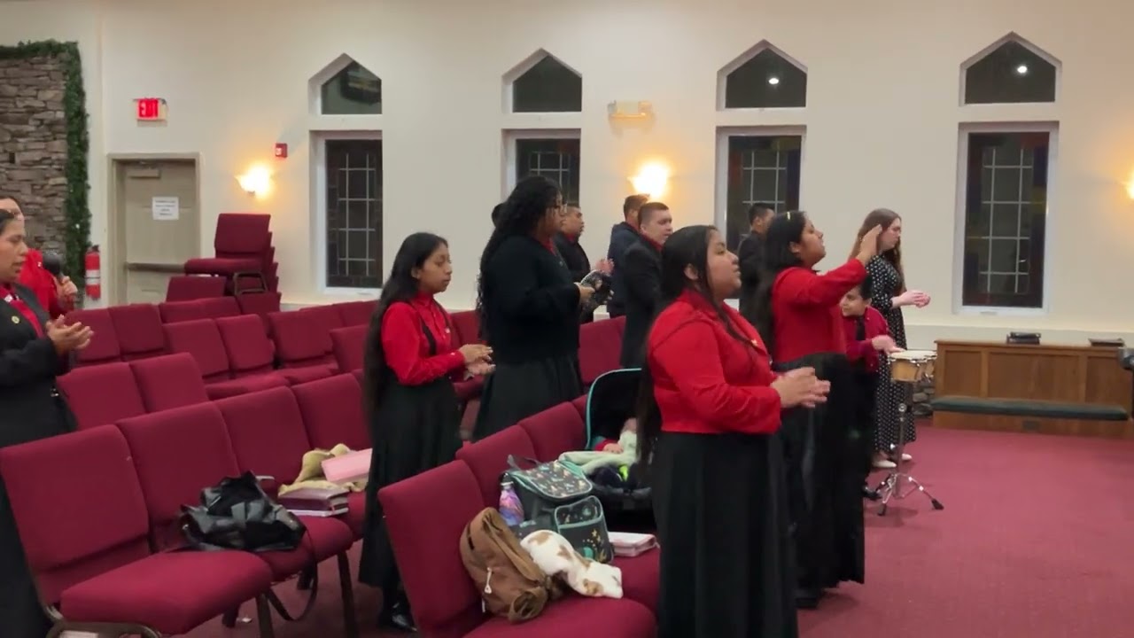 EN EL ALTAR DE DIOS - HAY UN PUEBLO QUE VIVE MUY FELIZ - MIS PECADOS SON BORRADOS- COROS EVANGÉLICOS