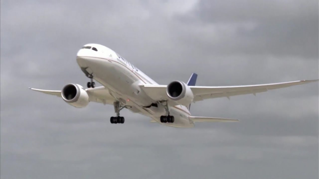 Hundreds Of Flights Cancelled Due To COVID-19, Staffing Issues