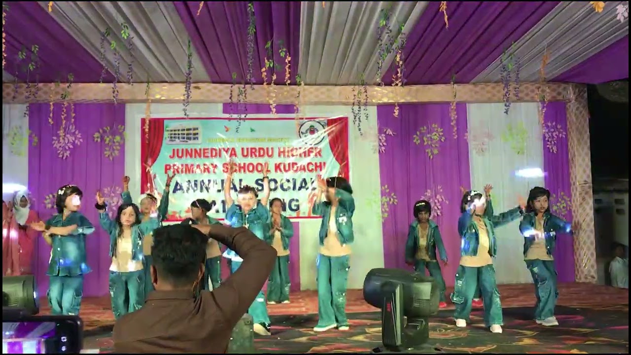 Energetic Girls Dance Performance on Remix Song | Annual Social Gathering | JunnediyaUrduHPS Kudachi