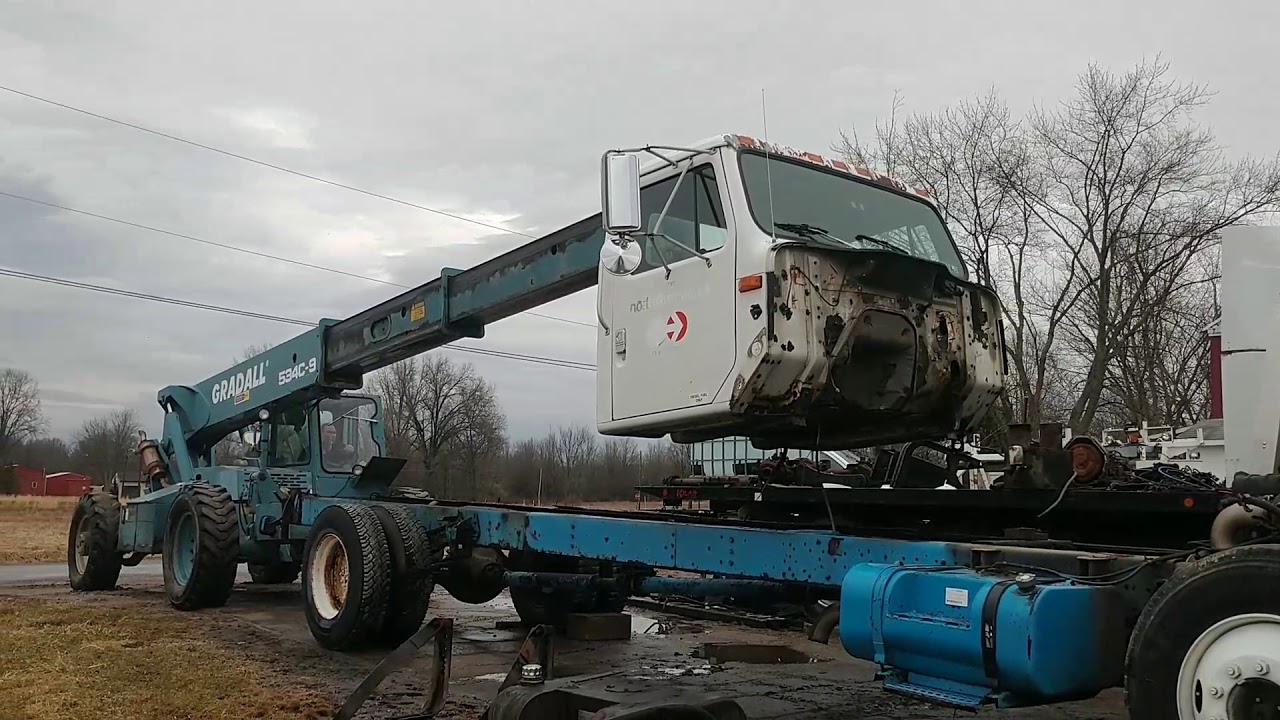 IH 4700 PART 2 CAB REMOVAL
