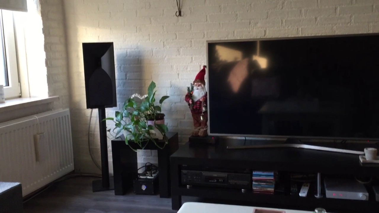JBL Studio 530 with NUFORCE DDA-120 & Cambridge audio CP1 & REGA RP1 Queen edition