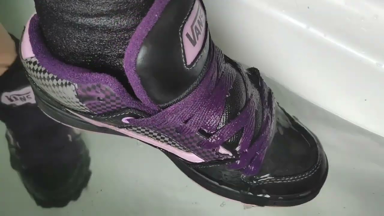 Girlfriend makes old Vans skate shoes completely wet!