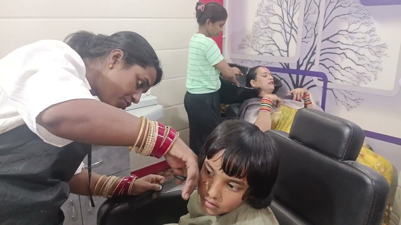 Doston princes ke bal Katwa diye fir se salon mein princess gussa ho rahi hai