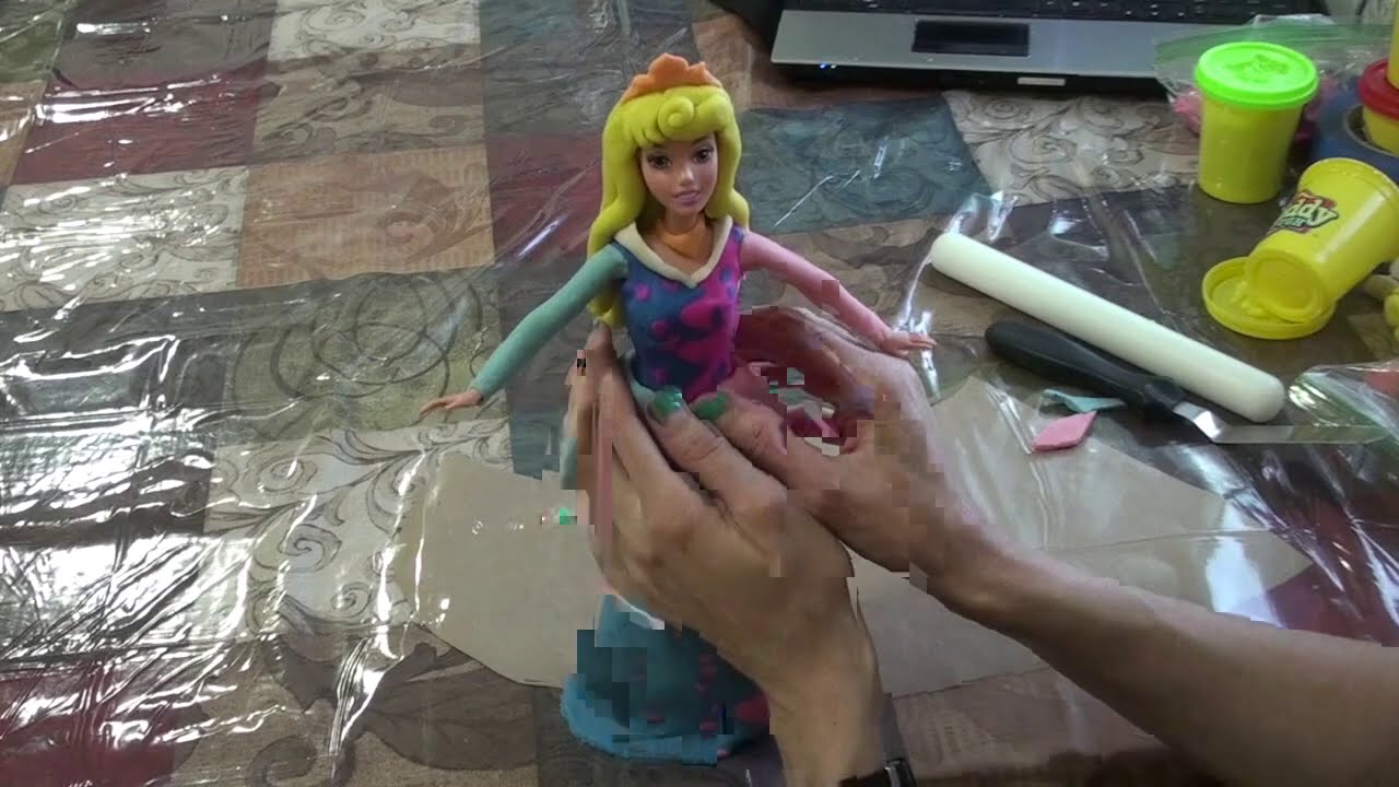 Play Doh Dress Up with Aurora - Pink and Blue Dress!