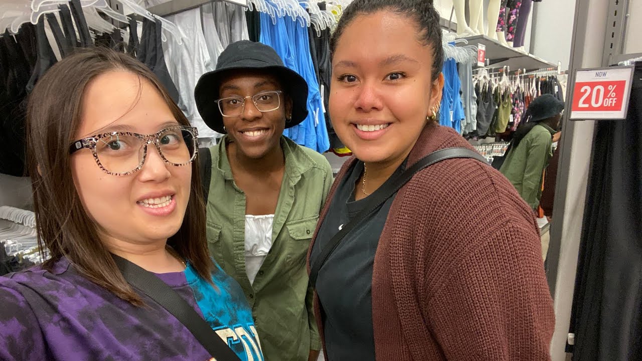 Lil Mary&rsquo;s vlog- A shopping day with the girls at Toronto&rsquo;s stockyard village mall