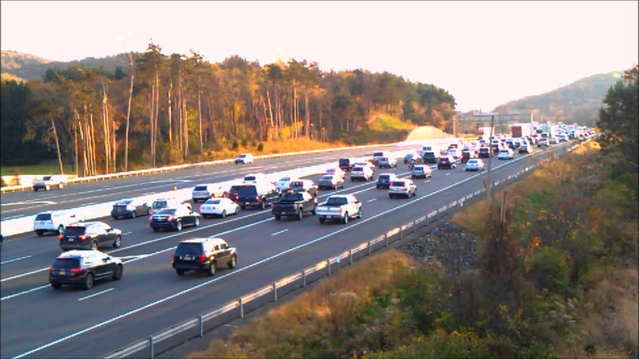 Time-Lapse Traffic: Sunday Southbound Buildup Along NYS Thruway [I-87]