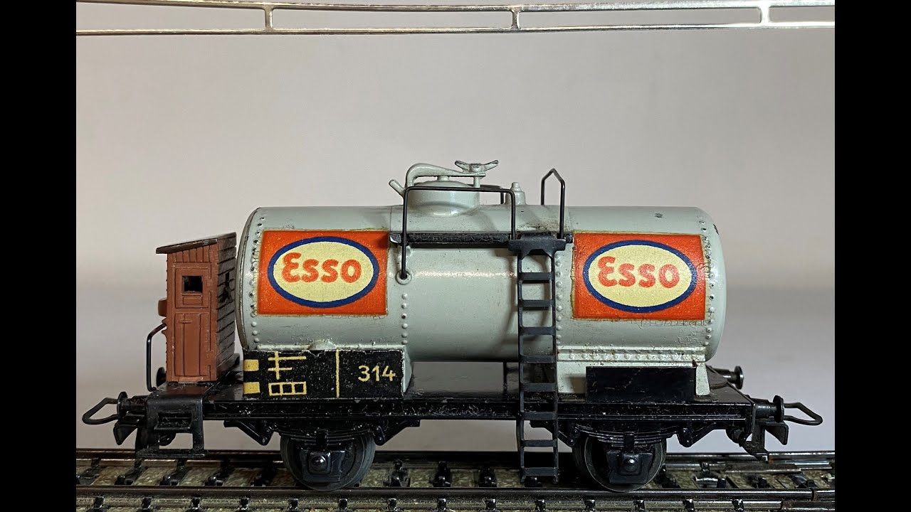 Märklin M-Gleis Anlage; BR 194 mit Nostalgie-Guss-Kesselwagen 314 und 334 Parade / Modelleisenbahn