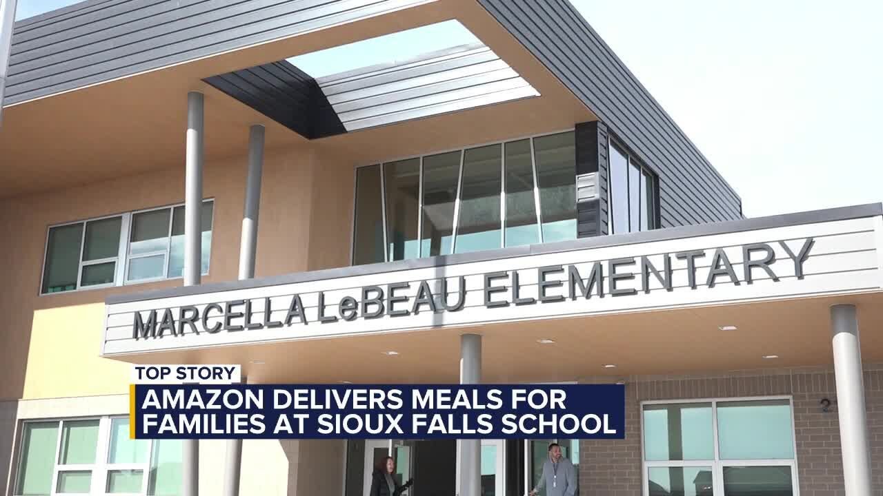 Amazon delivers meals for families at Sioux Falls School