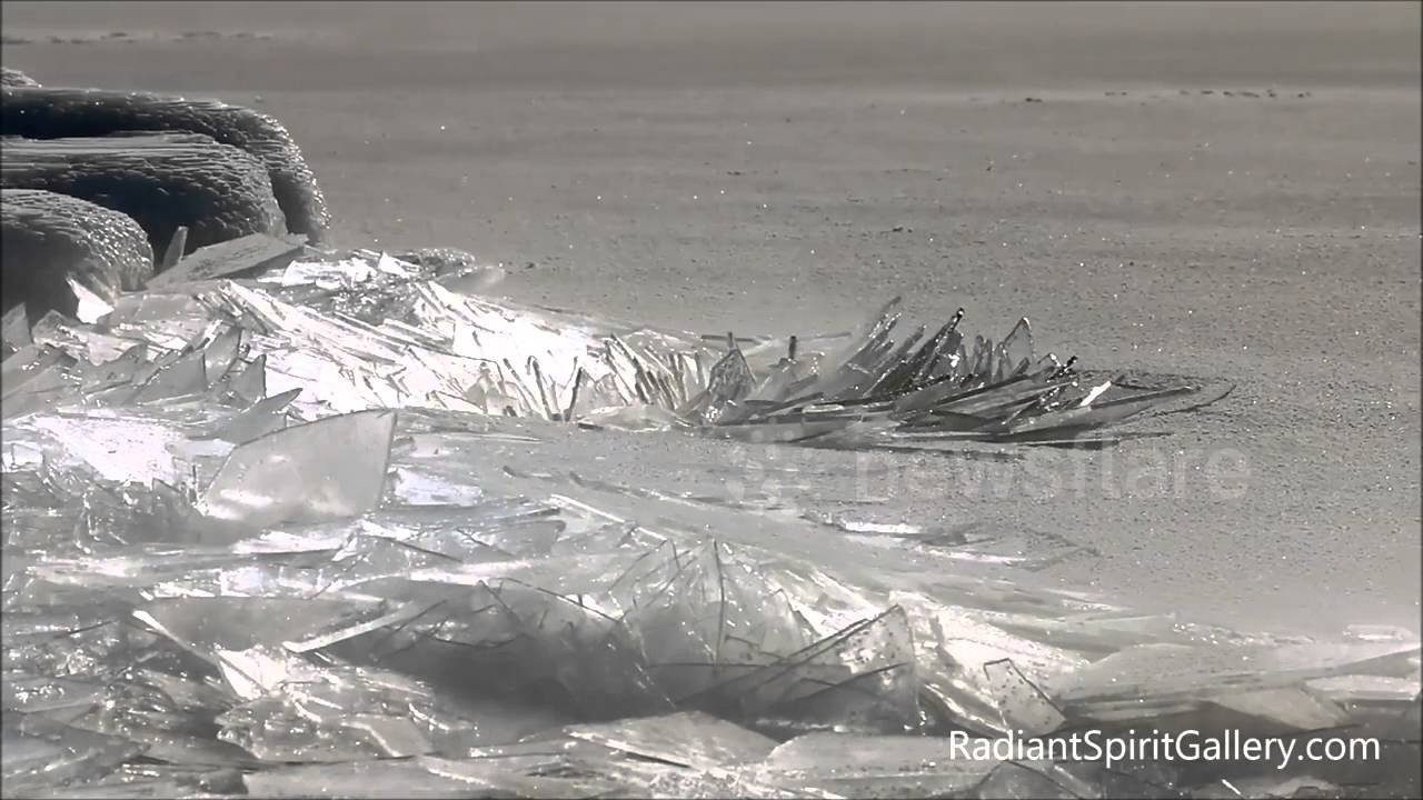 Stunning sight of ice stacking like shards of glass in US