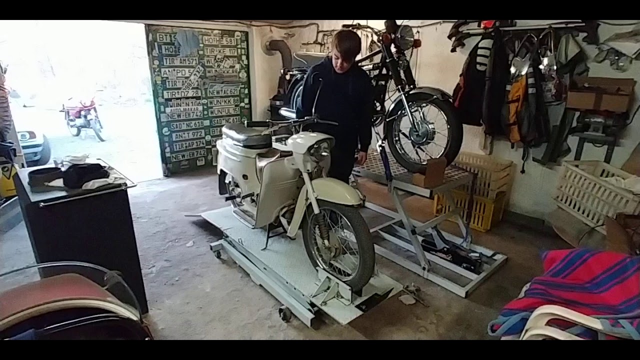 Moto zved&aacute;k