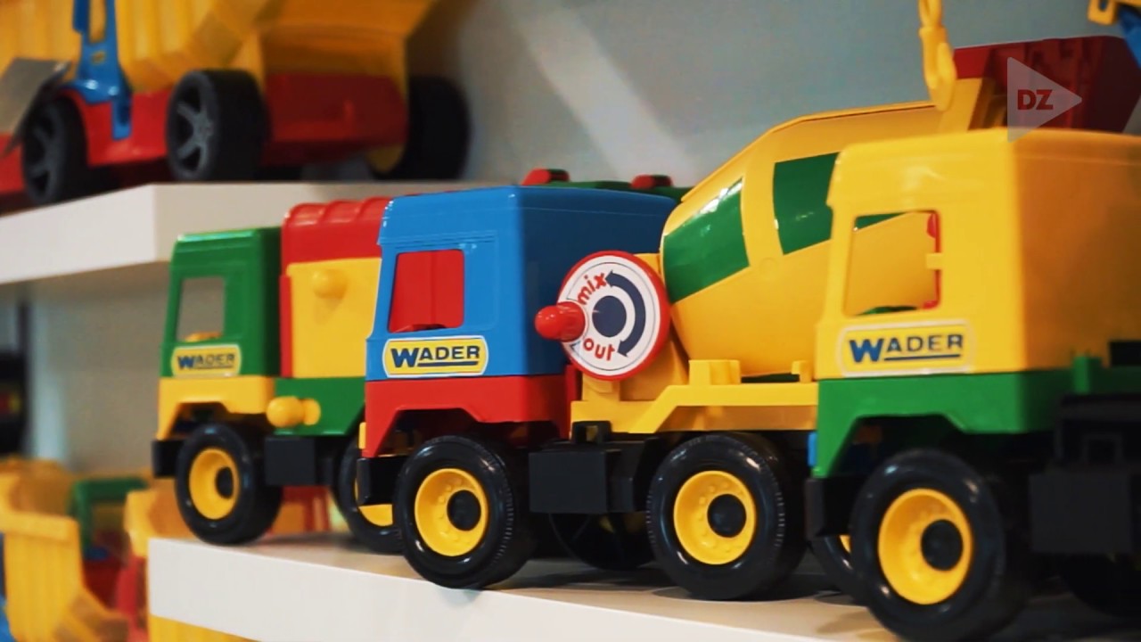 Tu byłem. Bartek Wortolec składa Gigant Trucka w firmie Wader w Dąbrowie G&oacute;rniczej