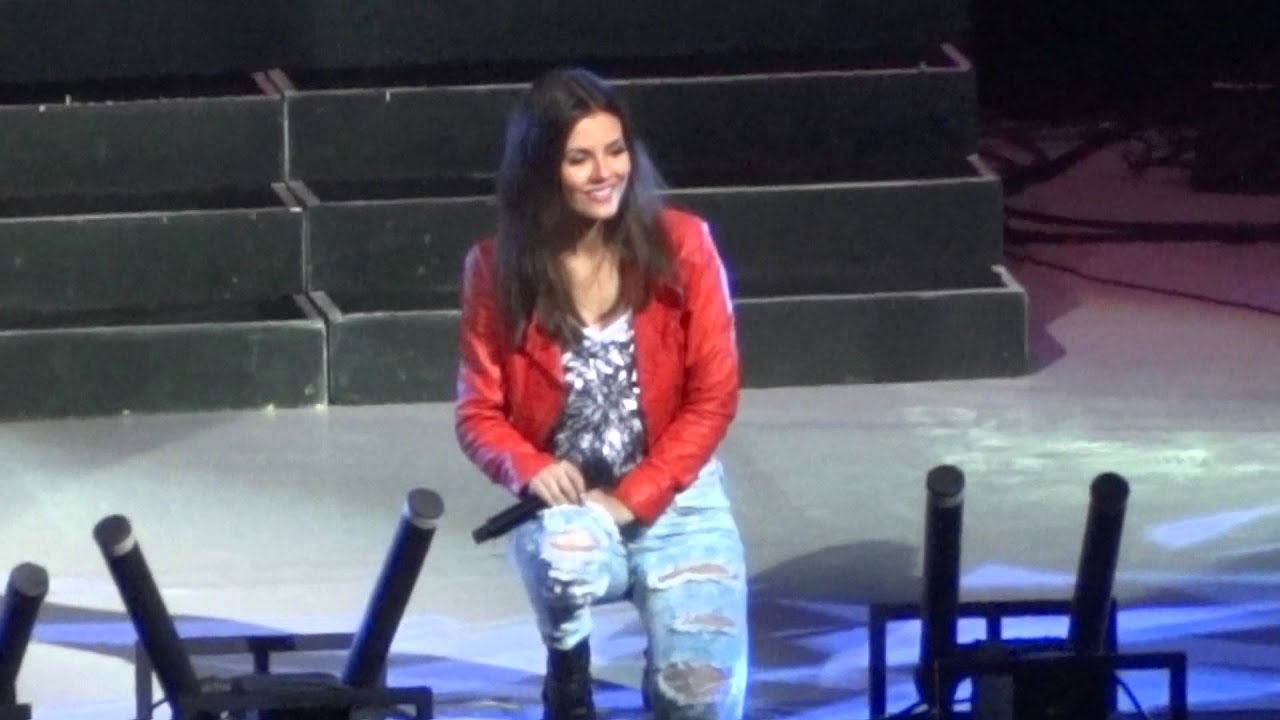 Victoria Justice - 