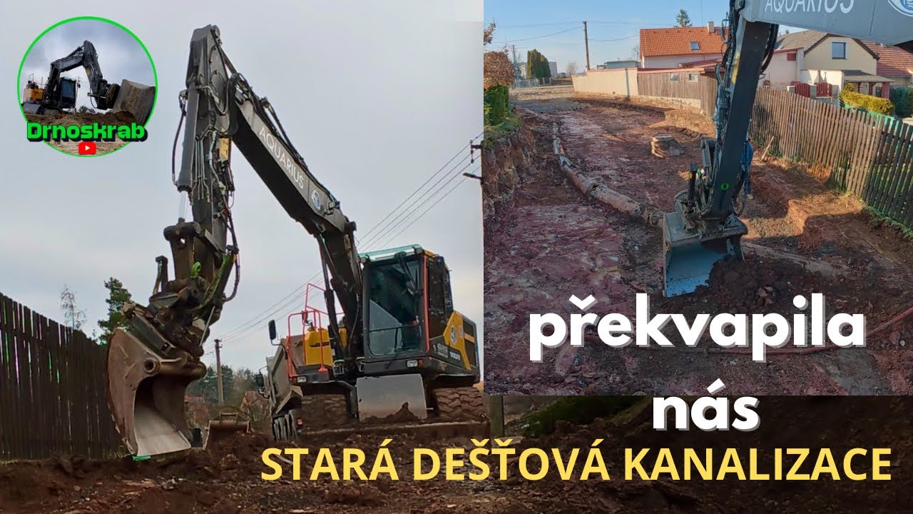 Bagrem 70 cm dolů – skrývka starých zpevněných ploch pod novou komunikaci