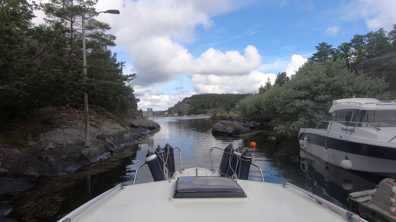 Can This Boat Squeeze Through the Narrow Eidkilkanalen in Kragerø?