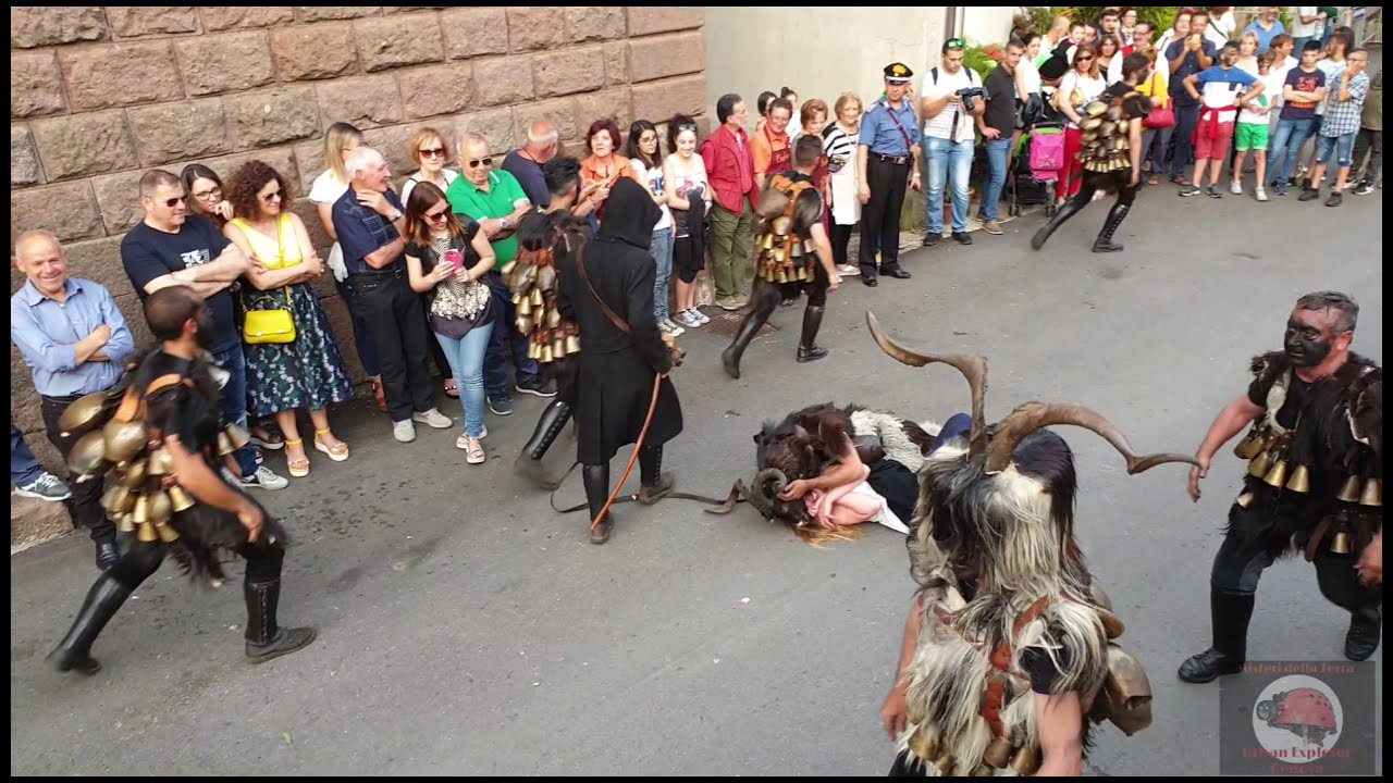 Folklore Italia:Mamuthones o Mamutzones? Villanova Monteleone(SS) 09/06/2019