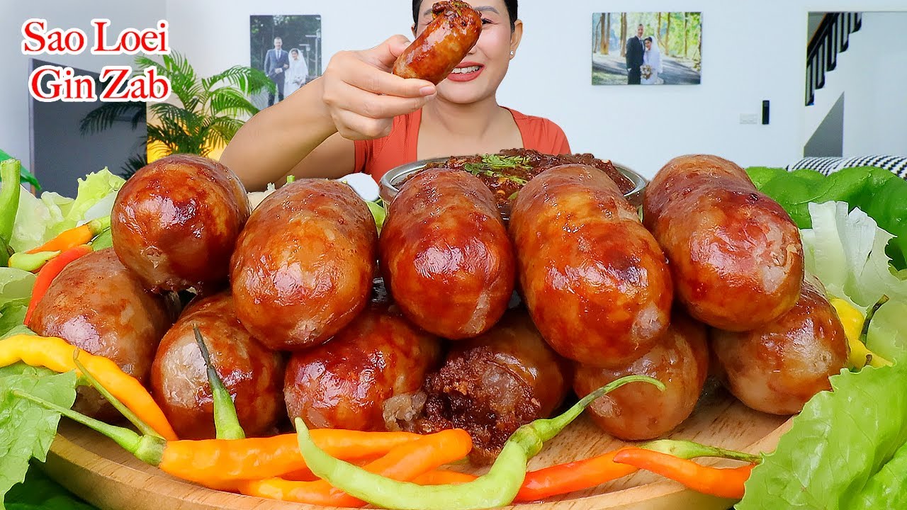 กินไส้กรอกอีสาน ‼️แจ่วปลาร้า แกล้มพริกสดเผ็ดๆพริกสกรูกรอบๆแซ่บๆจ้า | Isaan Sausage