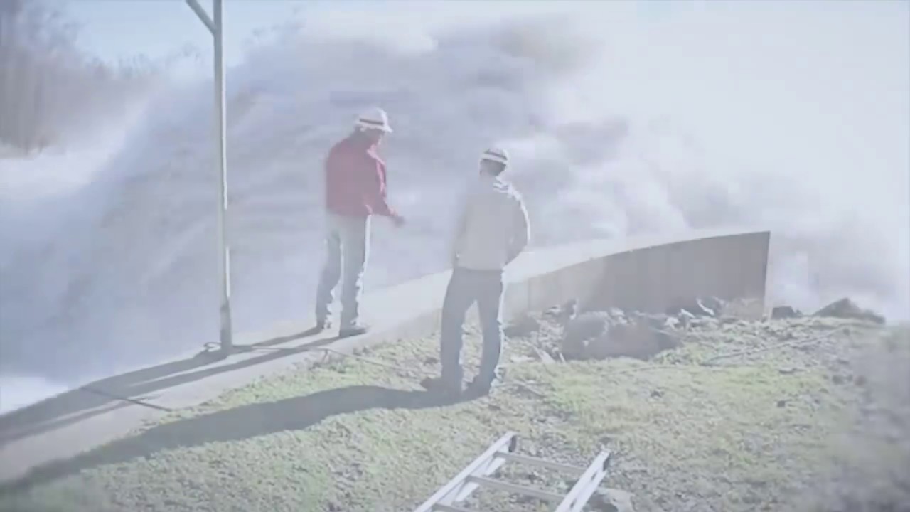 Мана, дамбани очиб юборса нима булади, куринг!..