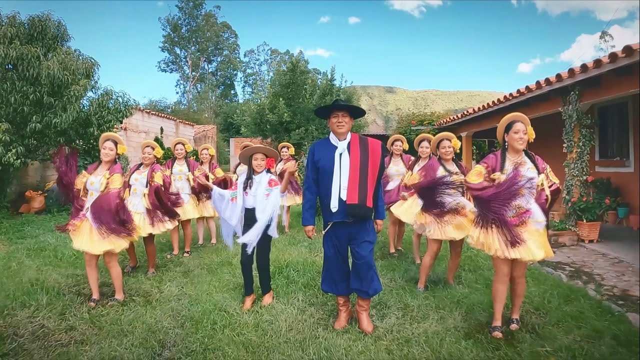 Mataco Aguilera, Kristen Burgos - Mocita Carnavalera (Video Oficial)