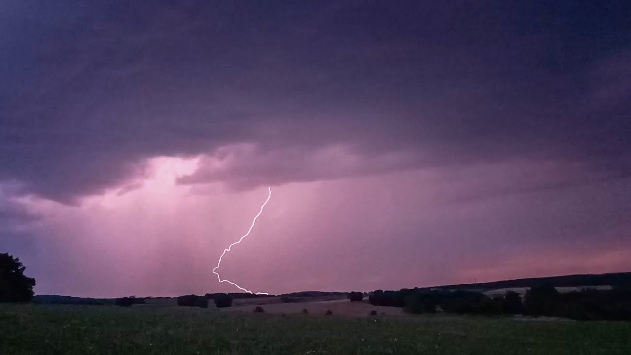 Violents orages caniculaires dans la vallée du Doubs ! 🤩⚡️⛈️