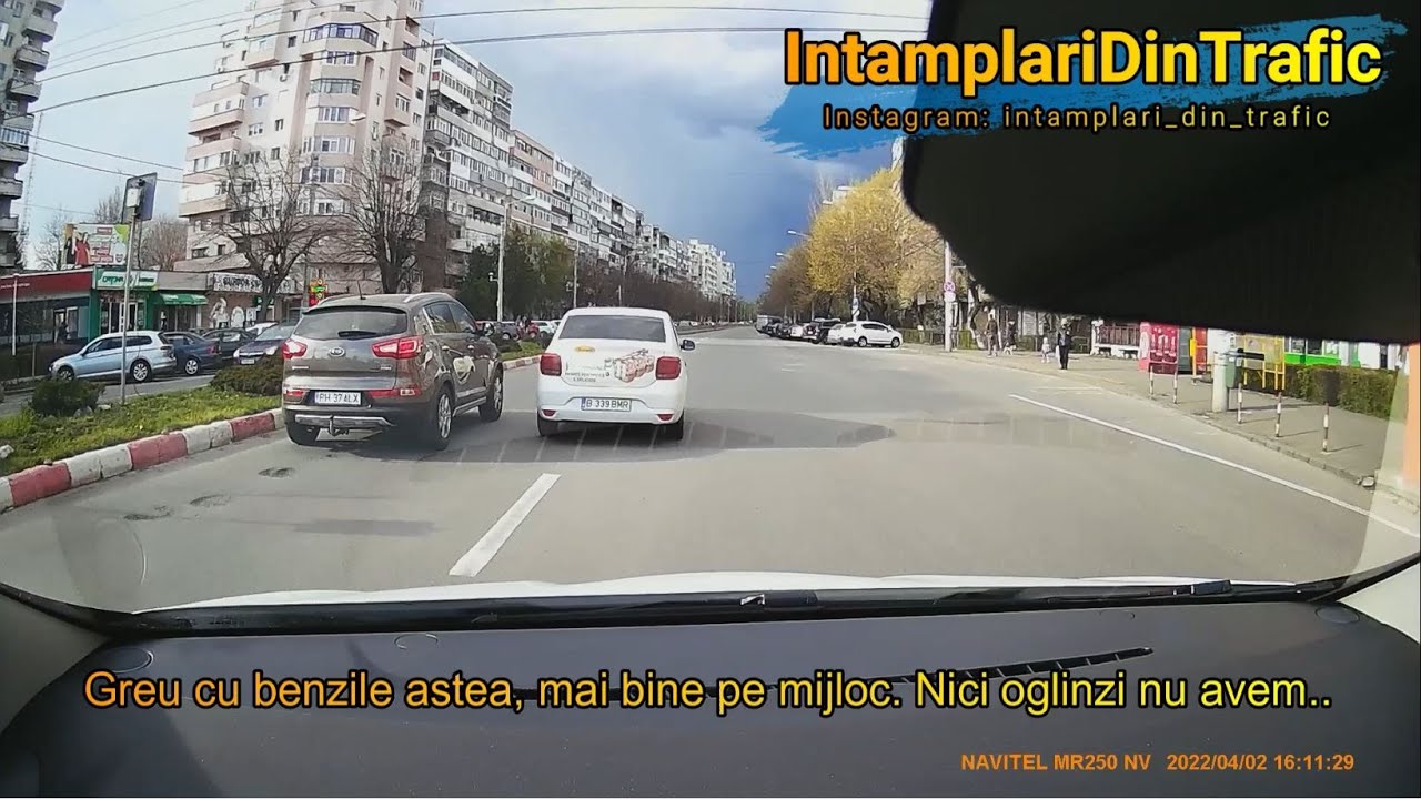Faze la limita + accident frontal sub giratoriul suspendat de la Blejoi