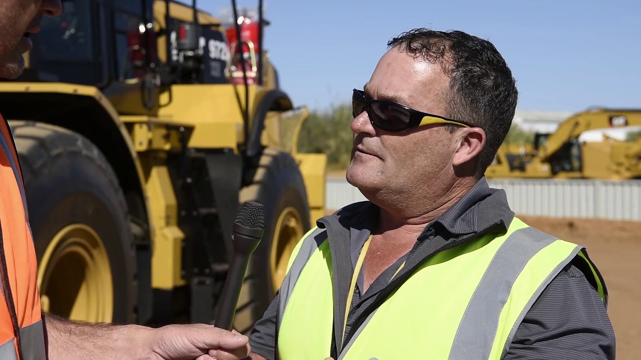 Cat&reg;  972M XE Test Drive