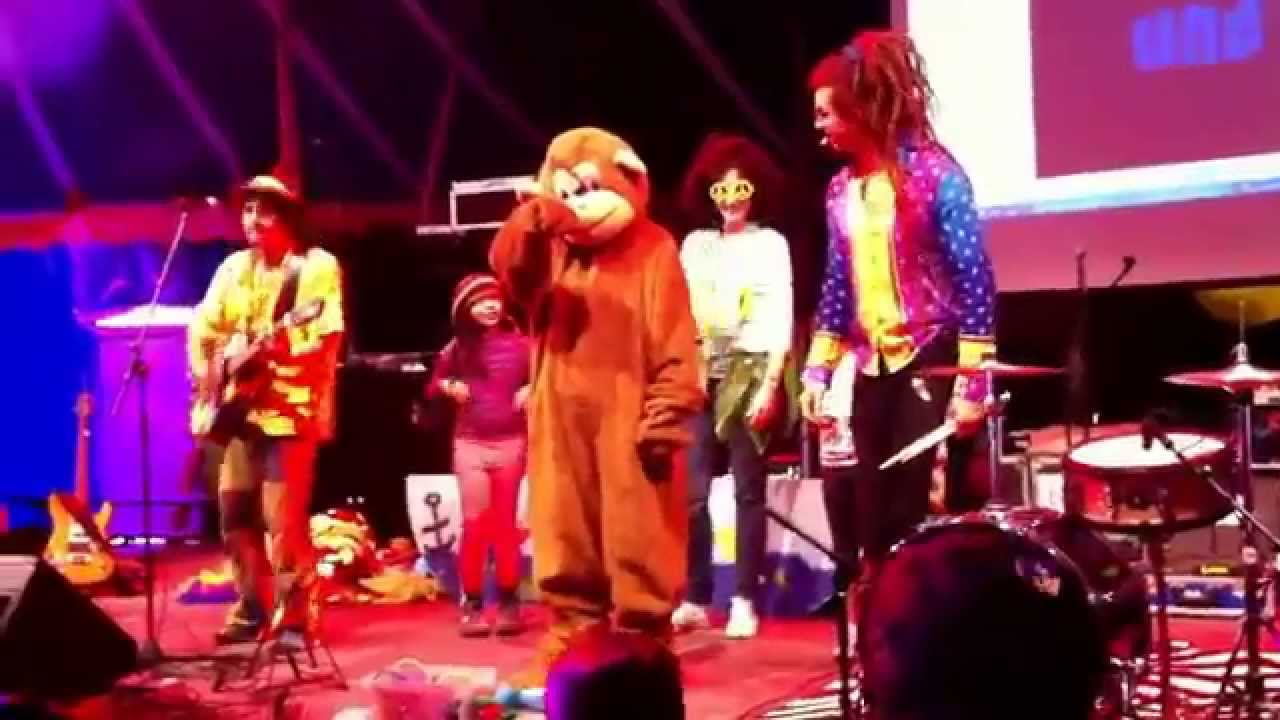 Affe in Afrika, Rodscha aus Kambodscha und Tom Palme- Tollwood 2014 M&uuml;nchen