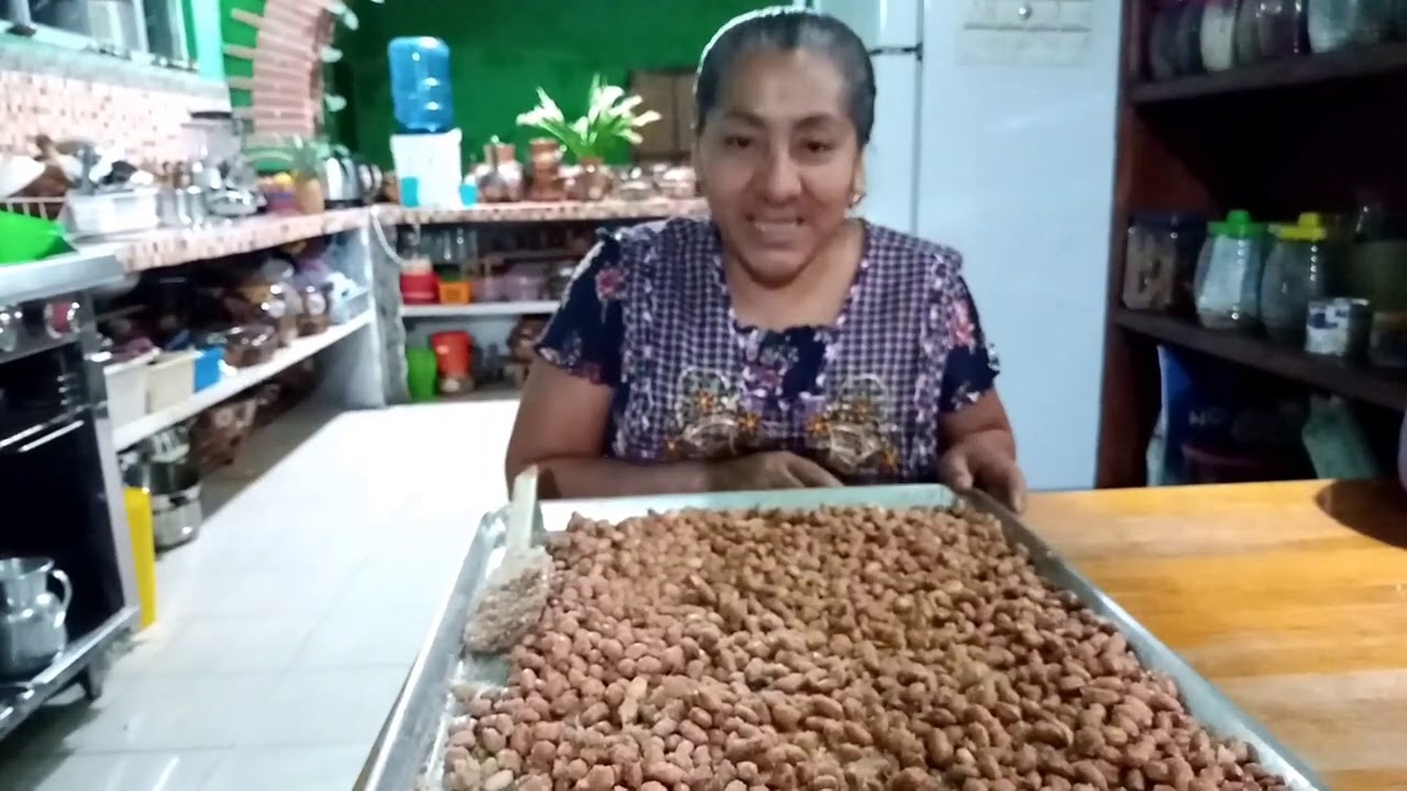 Cómo preparar cacahuates garapiñados