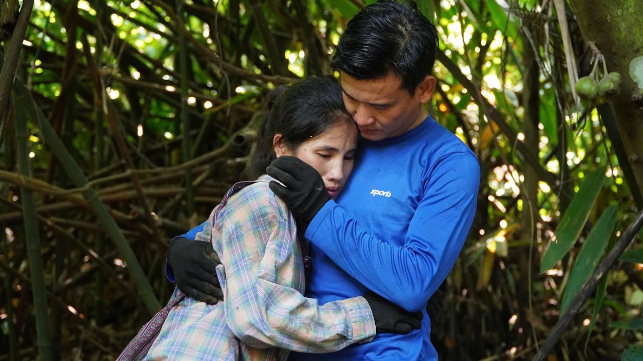 Thu and Tu Phan adventured together in the forest. What happened that made Tu Phan panic and cry?