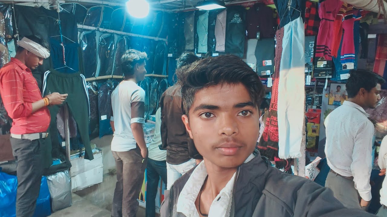 Aaj main apne liye Lene Gaya kapde | Today I went to buy clothes for myself☺️😊
