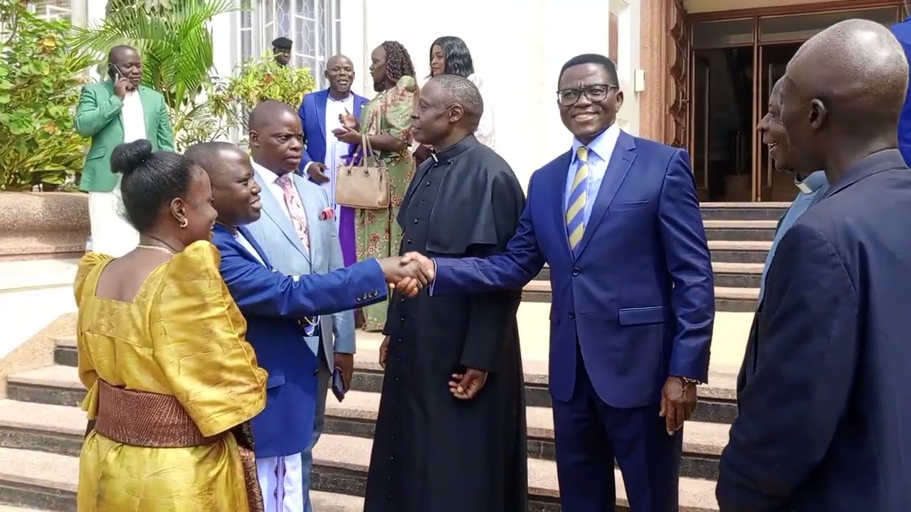 ESSANYU OMWEPISIKOOPI OMULONDE OW’ESSAZA  ERY'E KASANA LUWEERO, MSGR. LAWRENCE MUKASA AKIISE EMENGO