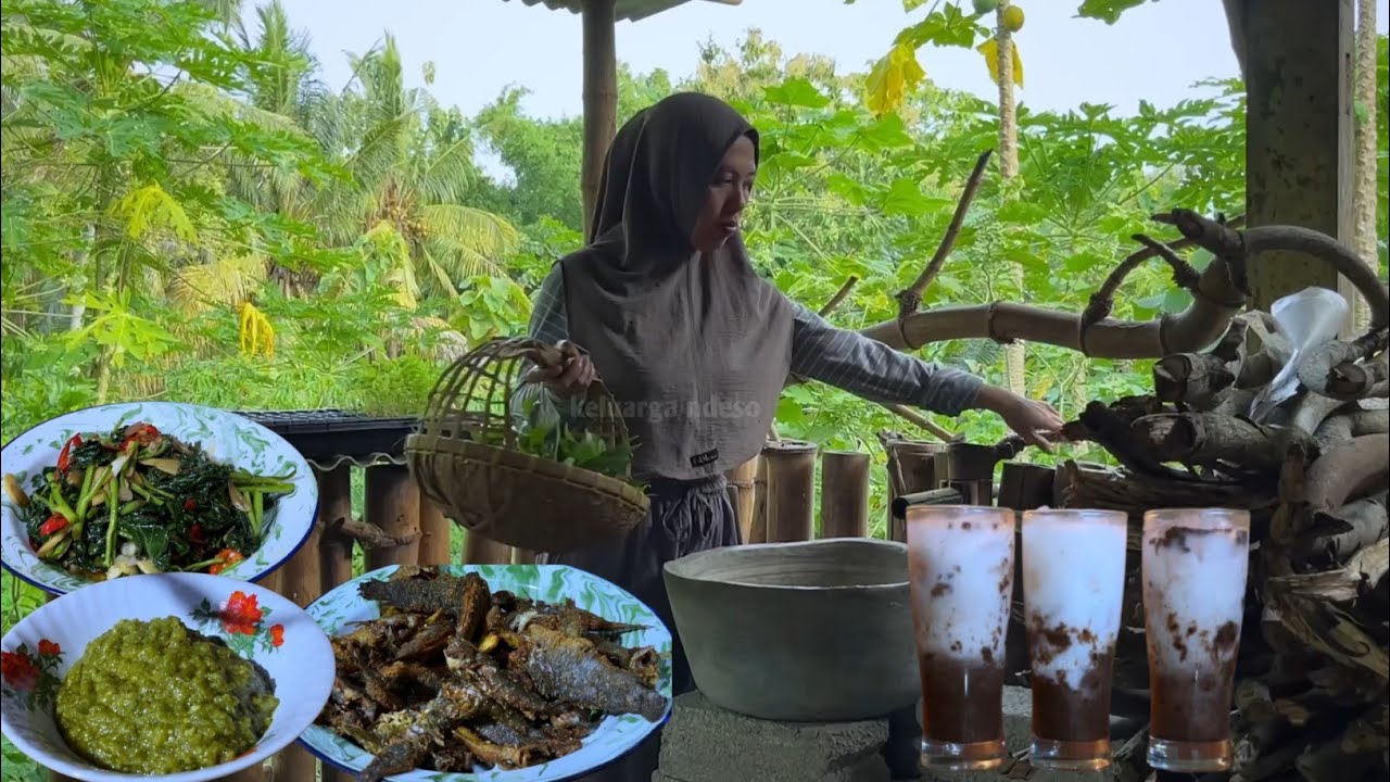 Bikin hidangan lezat untuk buka puasa bersama keluarga, masakan desa 