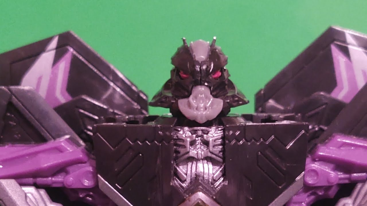 Skywarp Roasts Starscream (stop motion)