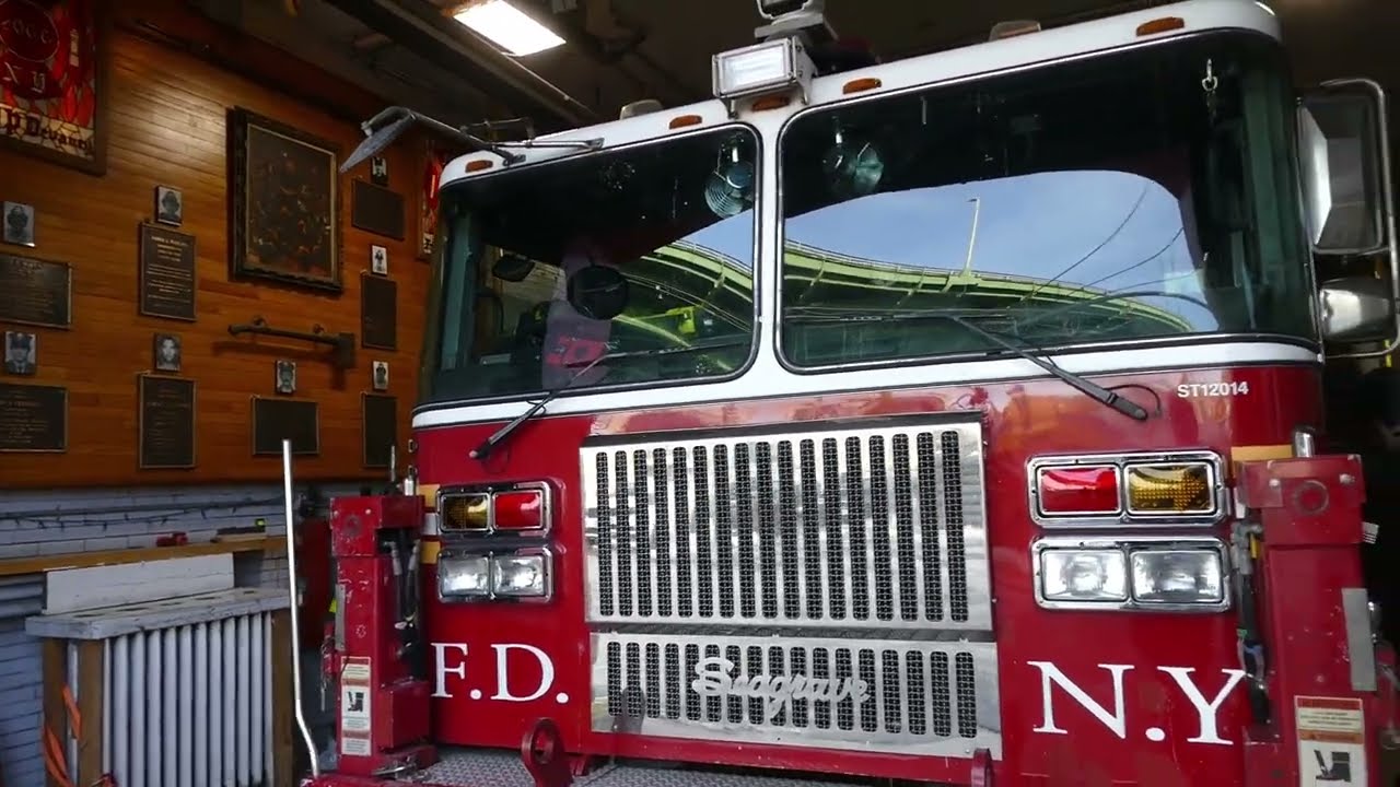 FDNY Tower Ladder 131 responds to Box 0572