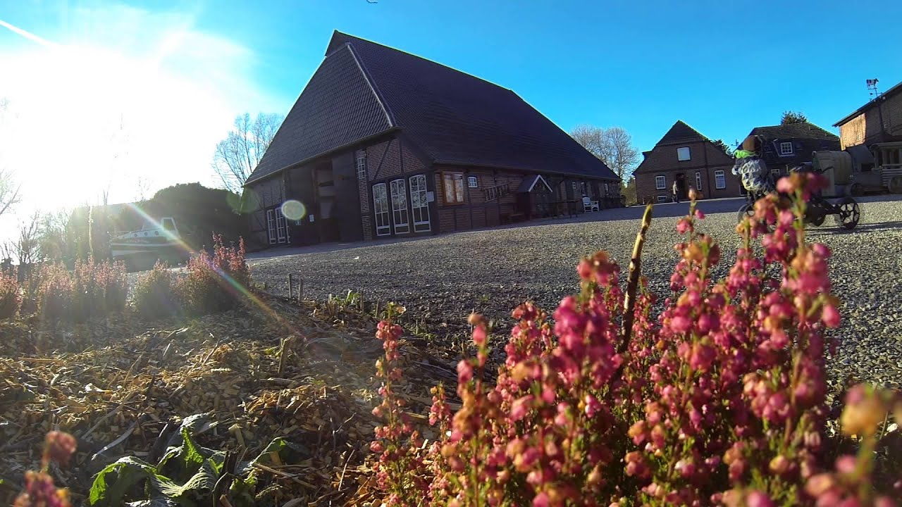 Sonnige Wintertage auf dem Bauernhof Presener Deichkrone