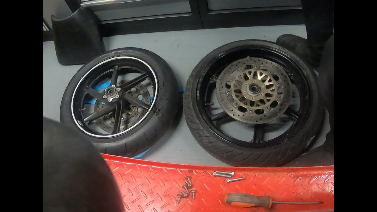CBR900rr 16 inch rim to 17 inch conversion | BUDGET BIKE BUILD EP.4