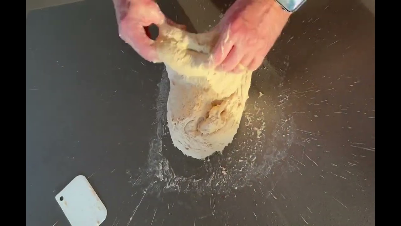 Taikinan vaivaaminen Slap and Fold -menetelmällä