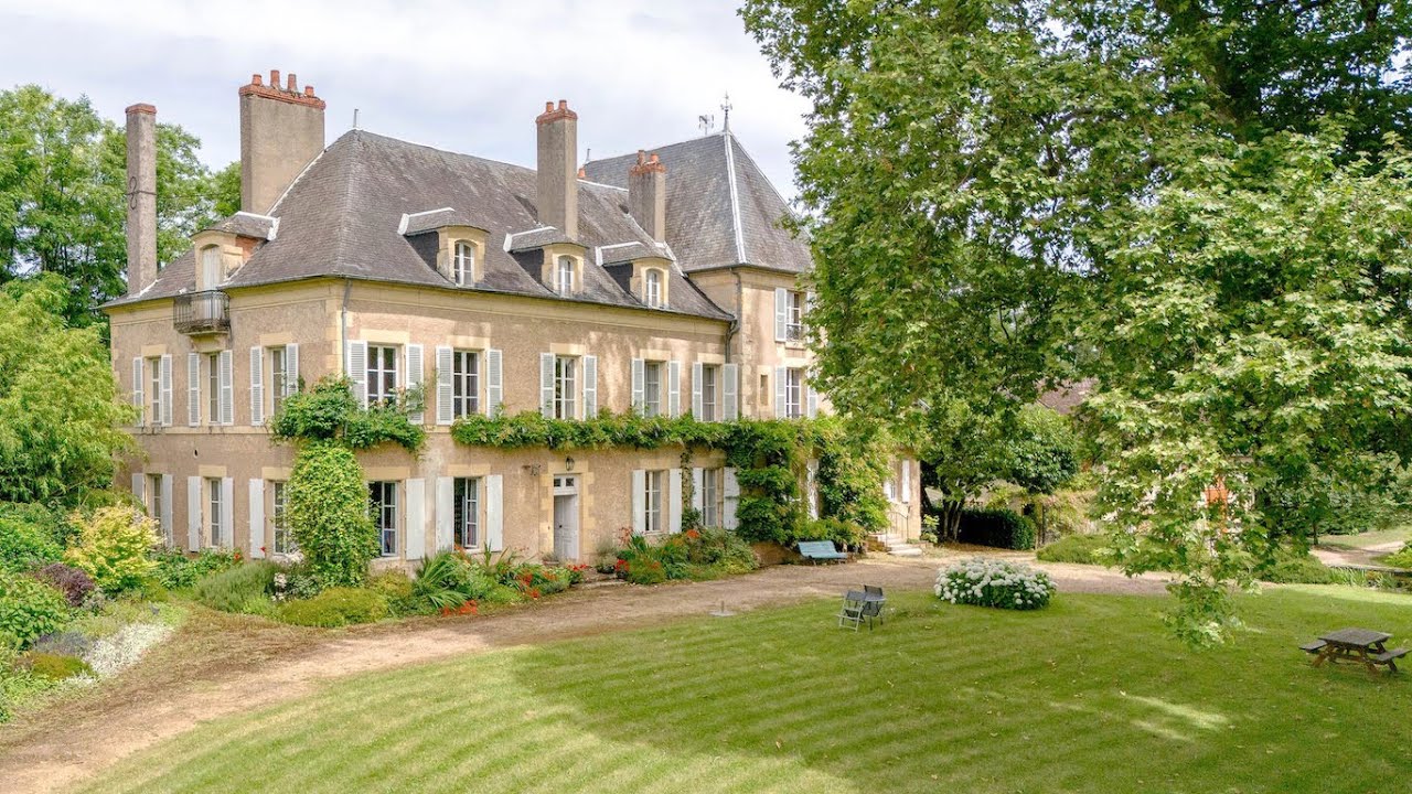 EXCLUSIVITÉ – Propriété XVII-XIXème inscrite MH à vendre à Nevers