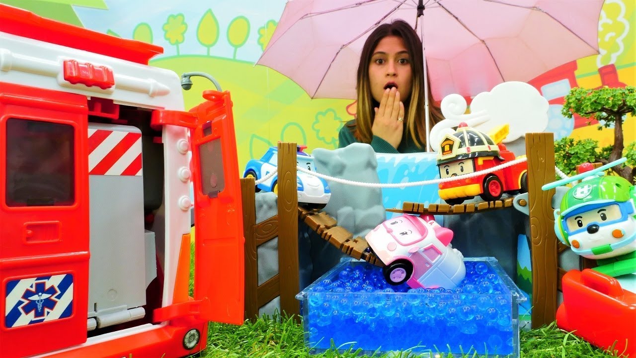 Çocuk videosu. Amber için Robocar Poli geliyor.