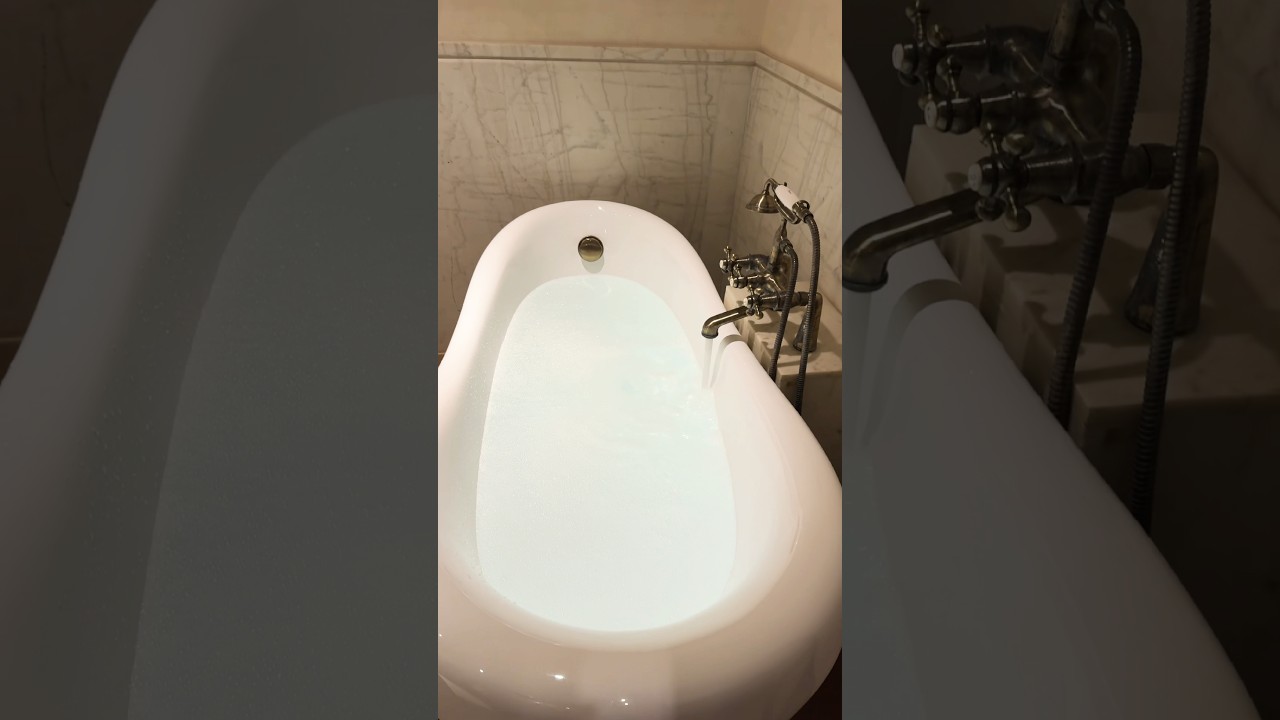 Alila Fort Bhishangarh | Bathroom | Luxury Suite | Bathtub | Luxury Shower 