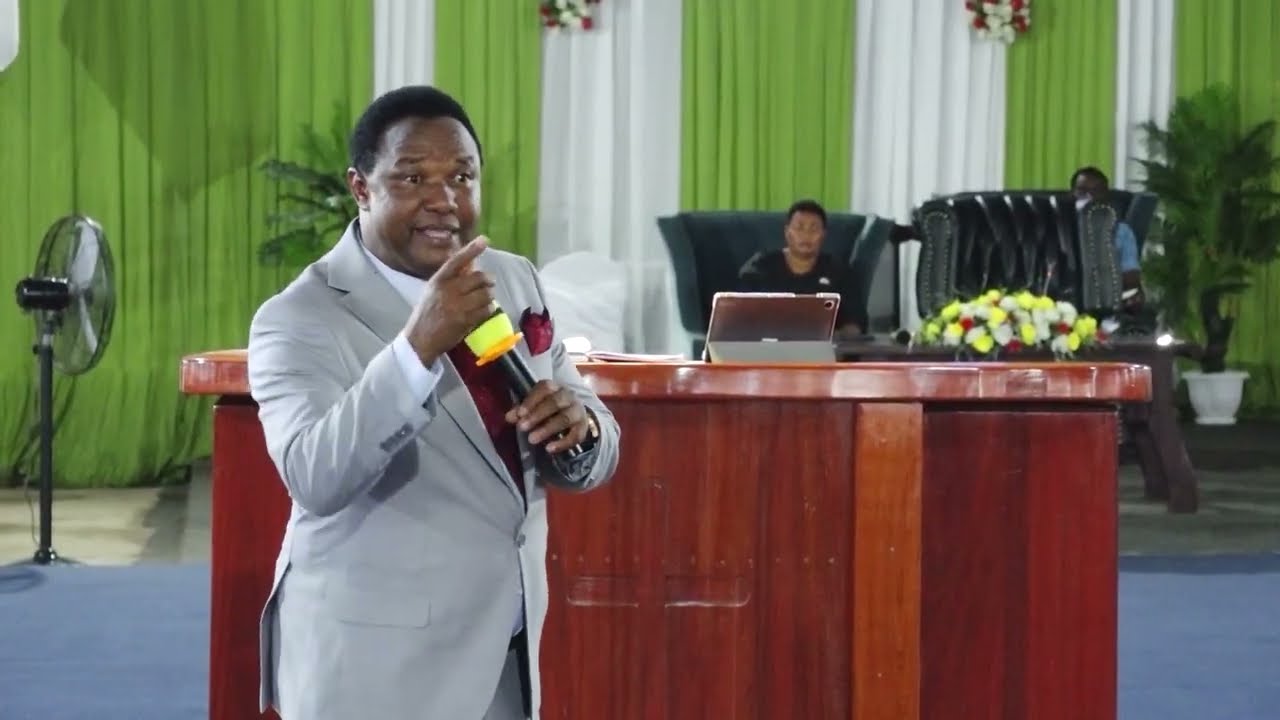 USIWE NA KISASI KWA WATU WEWE NI MWANADAMU TU