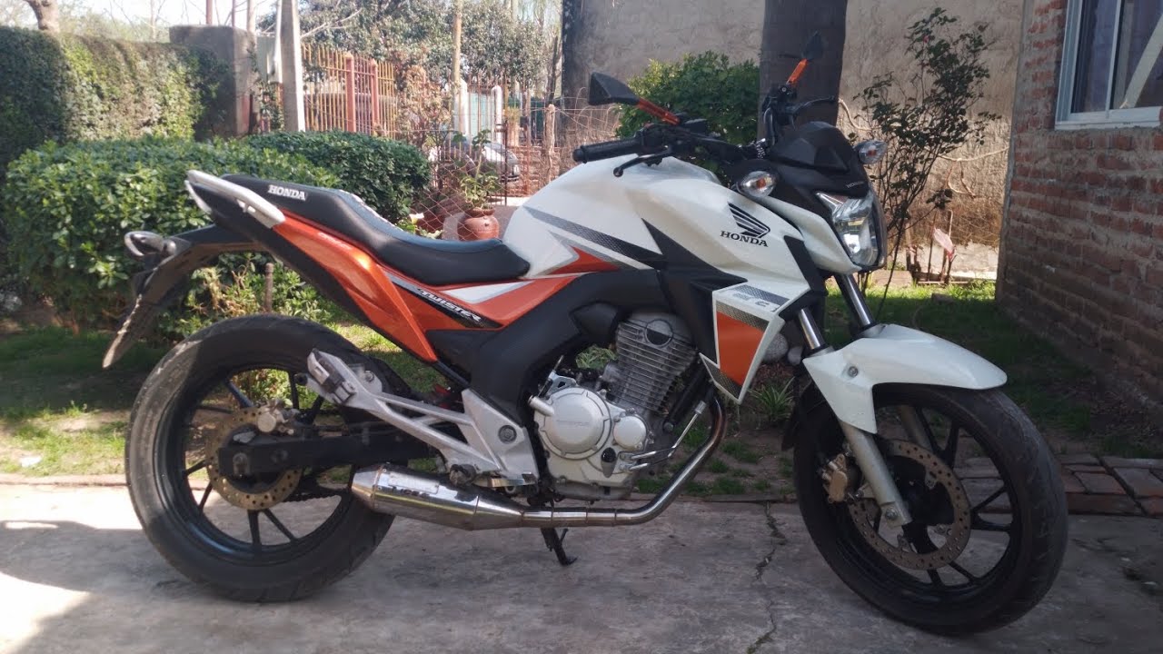 Honda CB twister 250 a fondo..*autopista Ezeiza/Cañuelas*