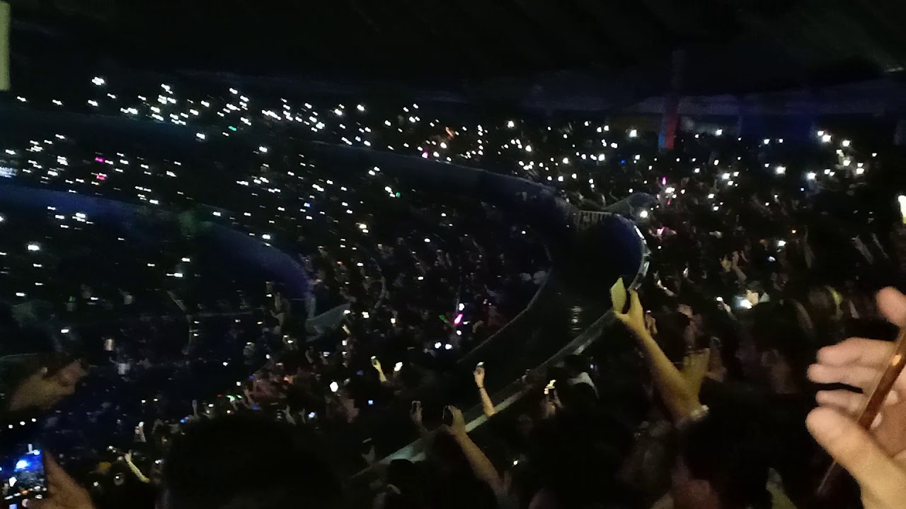 Mariah Carey- Hero. Lambs Singing in unison. Manila 2018