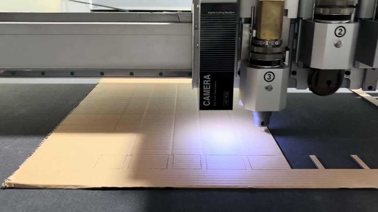 Cutting 3mm corrugated board | EOT & creasing tool | on X9-2516