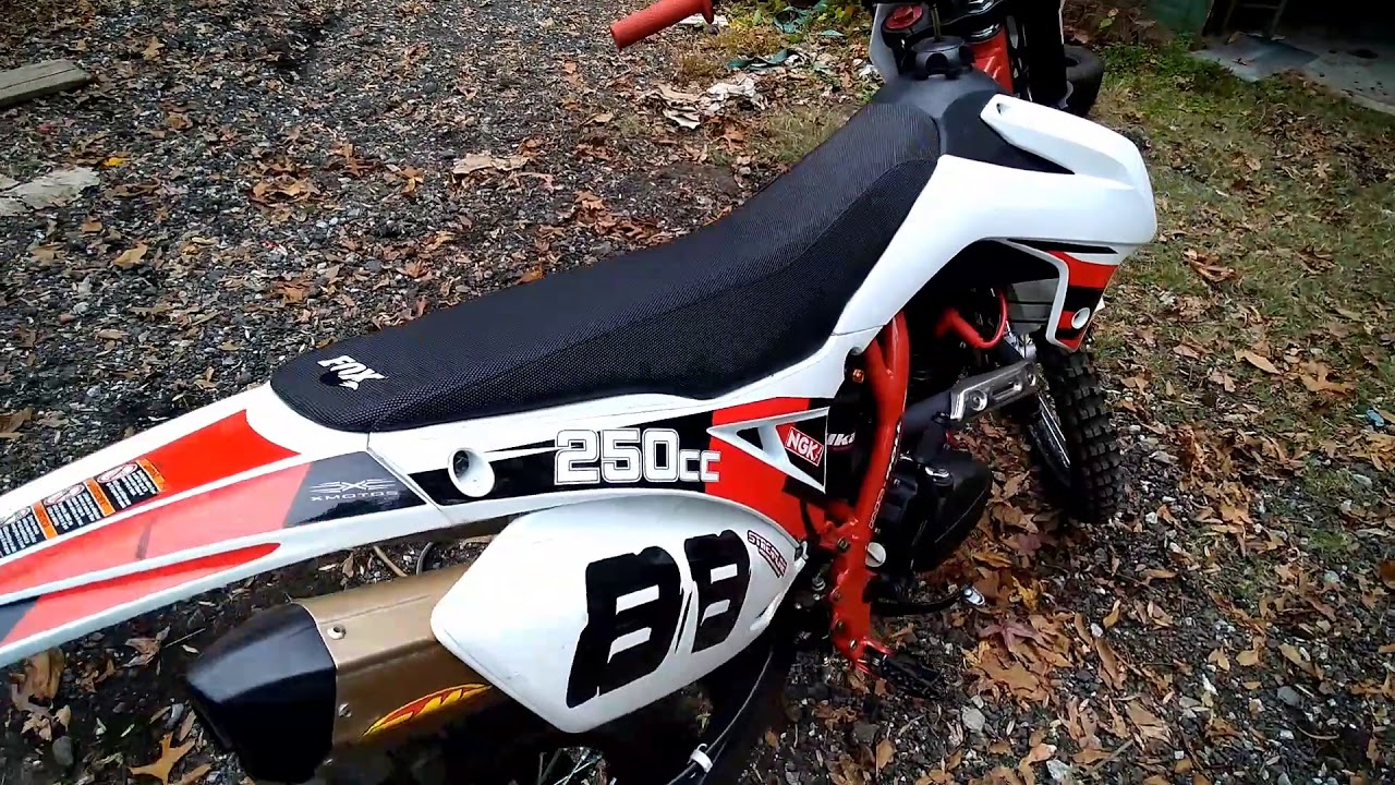 2019 Xmotos (250cc dirt bike review) THIS THING IS SUPER FAST!!
