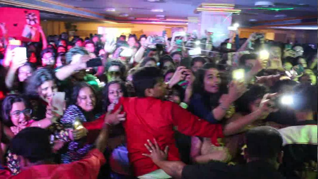 Parth Samthaan singing 