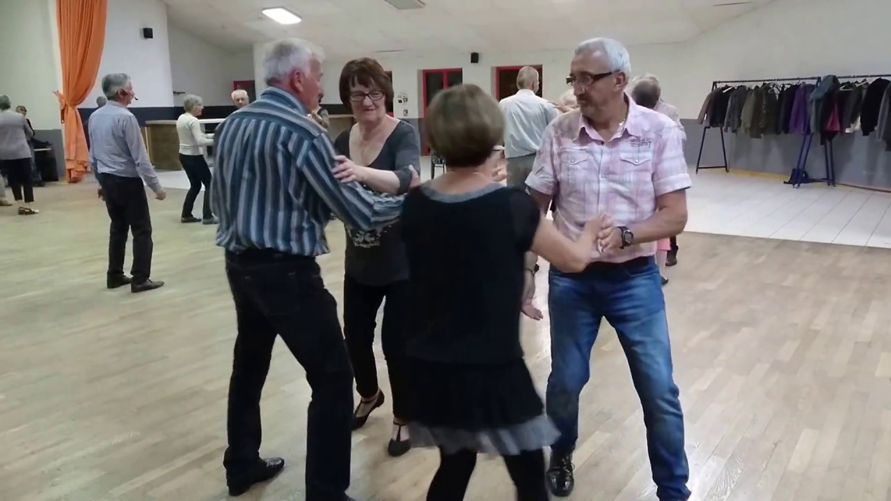 Scottish à 4 dansée à Lombers 81
