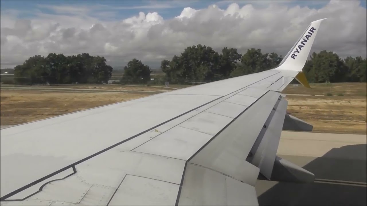 Ryanair Boeing 737-800 Faro to Newquay *Full Flight (Autopilot landing)