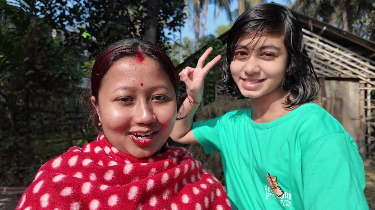 আজকে বাড়িতে সবাই মিলে জমিয়ে মুরগির মাংস কষা খেলাম।। #madhurimadebnathvlogs