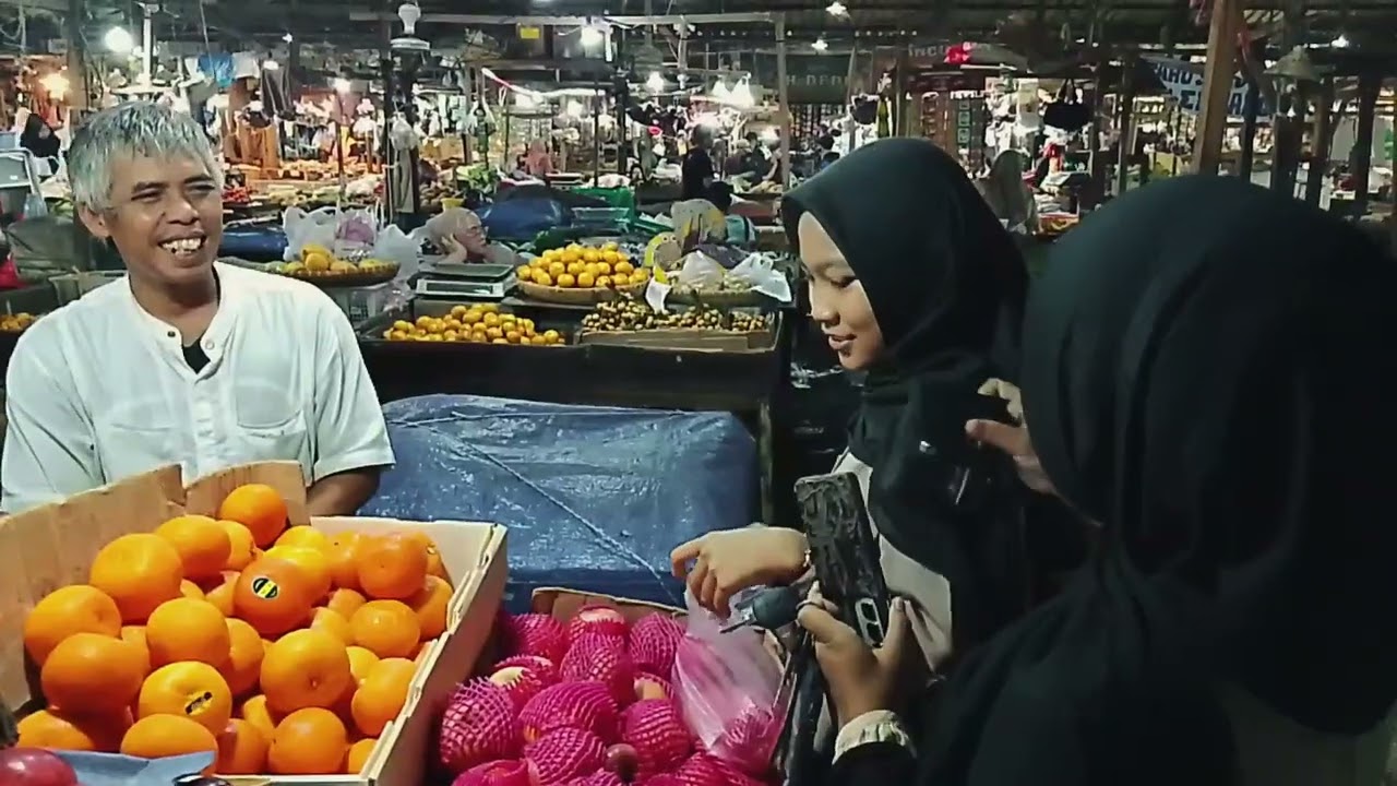 Tugas Bahasa Indonesia Membuat vidio Negosiasi Di pasar Rebo purwakarta.  kelompok 4